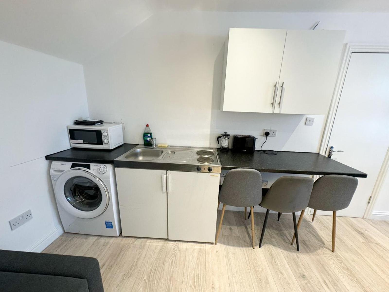 Flat C Earlsfield * Londra
